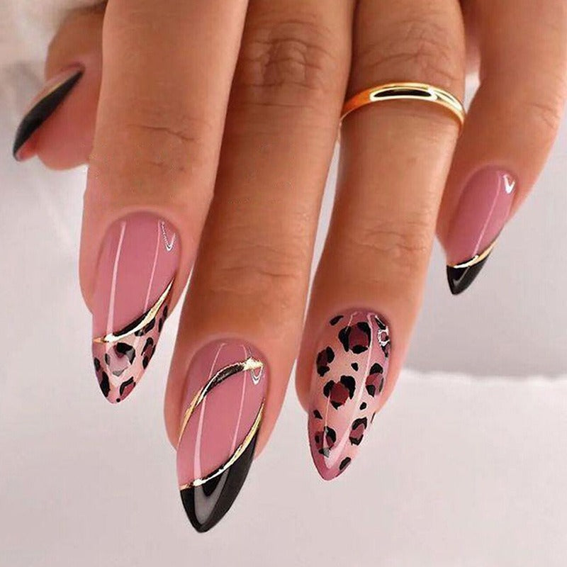 Nail Art Ongles en Amande Ongles Finis Ongles Portables Nail Art Mi-Long Patch Ins Style HOT GIRL,