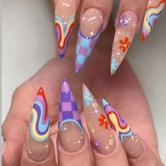 Uñas postizas usables de estilo europeo y americano diseñadas con patrones multicolores.