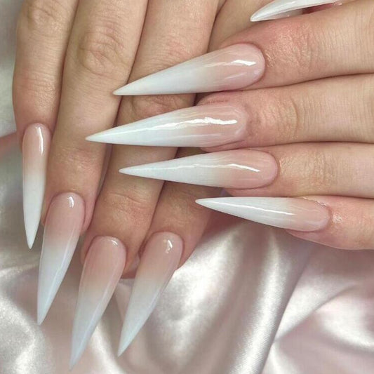 Parches para uñas postizas con forma de gota larga y degradado de color blanco lechoso Parches para uñas que se pueden usar