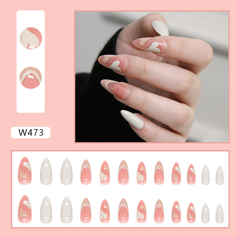 Uñas de manicura francesa con purpurina sencilla, suave y tierna