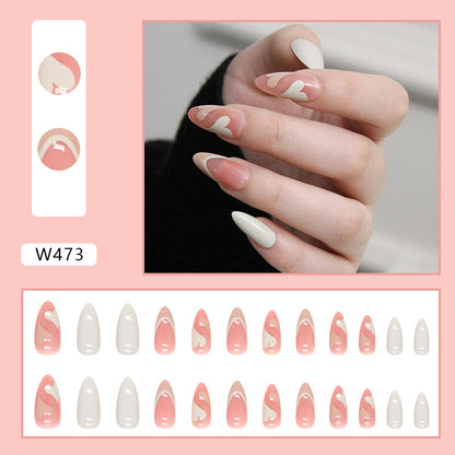 Uñas de manicura francesa con purpurina sencilla, suave y tierna